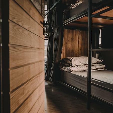 Nap@Pan Hostel Silom Бангкок Экстерьер фото