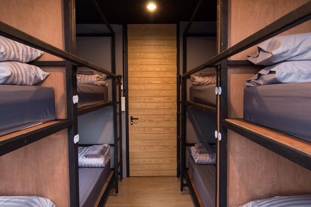 Nap@Pan Hostel Silom Бангкок Экстерьер фото